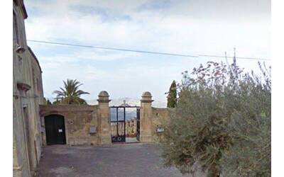 ingresso cimitero